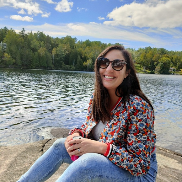 Meet your Posher, Julia - Picture 1 of 1